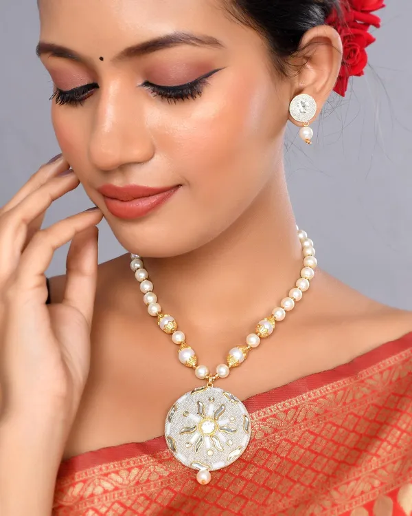 Crystal_Shine_Beads_Round_Shape_Necklace_With_Earring_Set_|_Gemstone_Jewellery_Set_For_Women_And_Girls