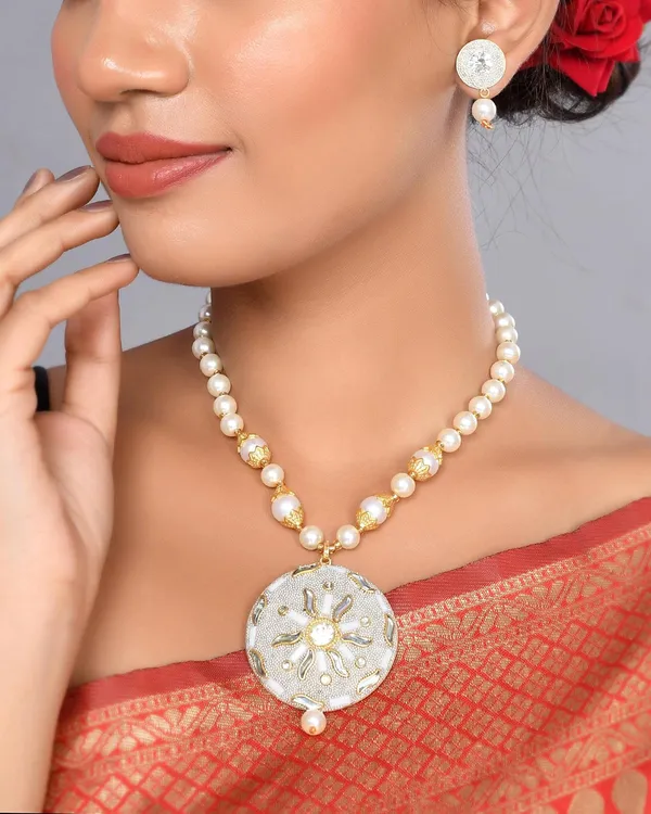 Crystal_Shine_Beads_Round_Shape_Necklace_With_Earring_Set_|_Gemstone_Jewellery_Set_For_Women_And_Girls
