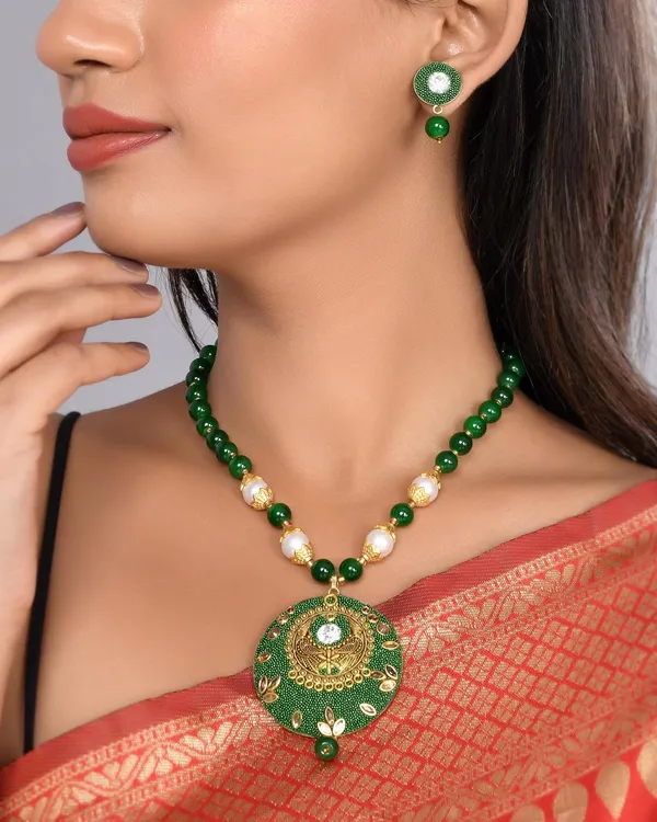 Green_Shine_Beads_Round_Shape_Necklace_With_Earring_Set_|_Gemstone_Jewellery_Set_For_Women_And_Girls