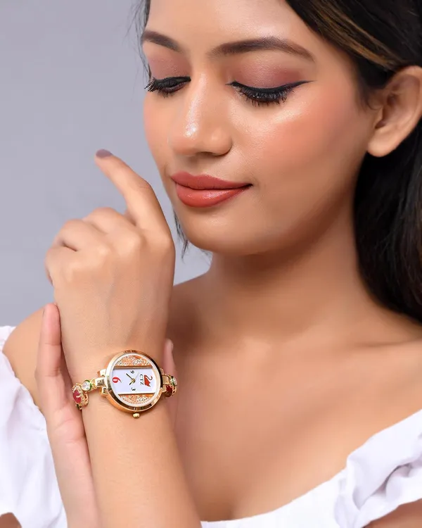 Gold_Wrist_Watch_For_Women_With_Gemstone_|_Stylish_Watch_With_Adjustable_Strip