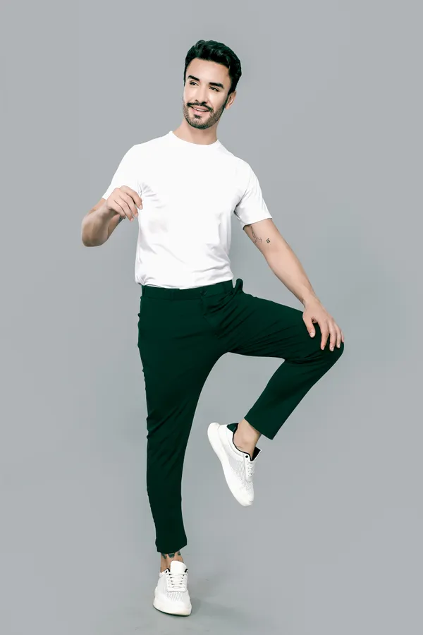 Green_Lycra_Blend_Regular_Fit_Stylish_Pants_With_Utility_Pockets_For_Boys_&_Men