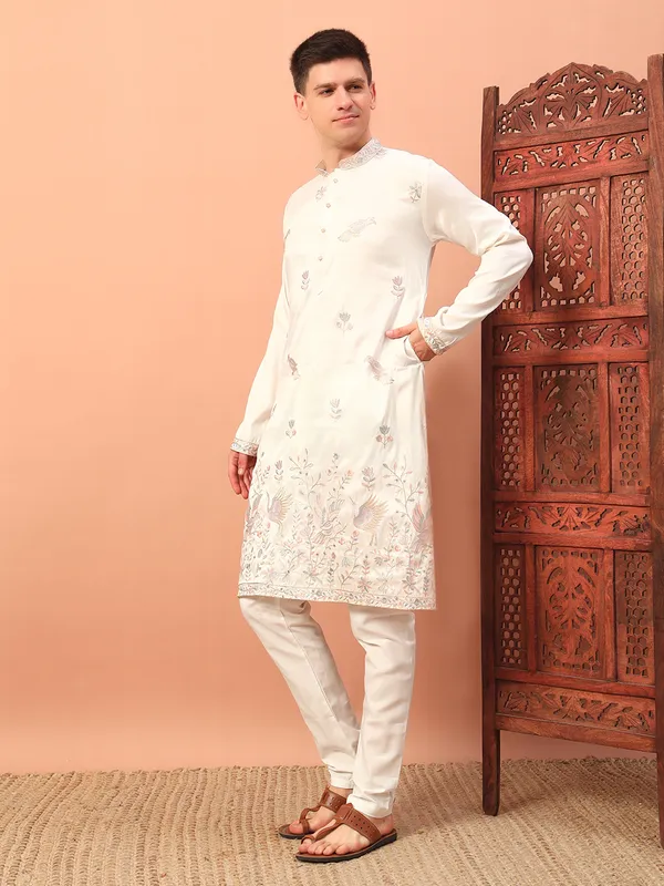 Men's_Off-White_Cotton_Slub_Embroidered_Bird_&_Floral_Sequin_Kurta