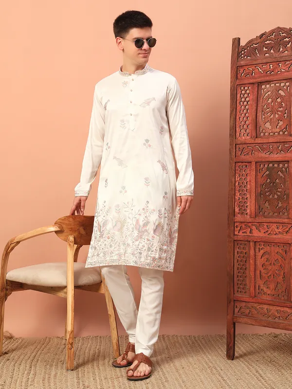 Men's_Off-White_Cotton_Slub_Embroidered_Bird_&_Floral_Sequin_Kurta