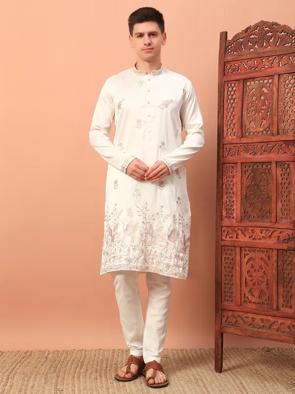 Men's_Off-White_Cotton_Slub_Embroidered_Bird_&_Floral_Sequin_Kurta