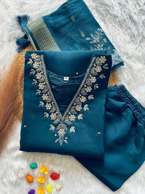 Amaira_BLUE_PRESENTING_COTTON_THREE_PIC_KURTI_SET