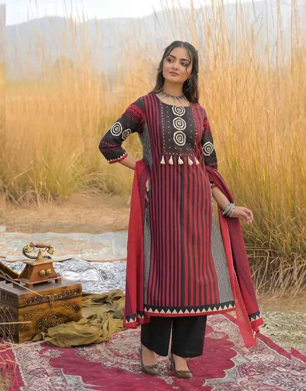 Nusrat_maroon_Kutch_Blockprint_Kurta_Set