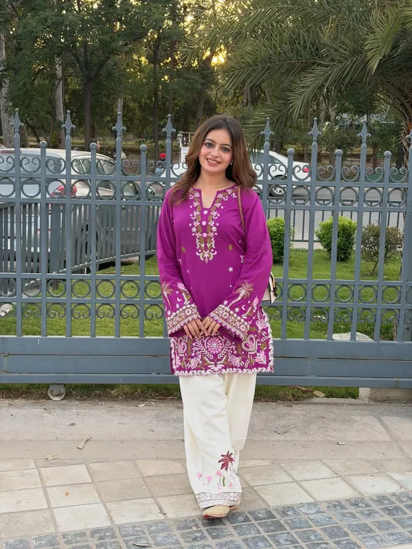 Heer_Heavy_Embroidered_Kurta_Set