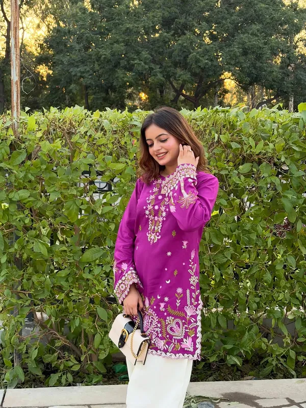 Heer_Heavy_Embroidered_Kurta_Set