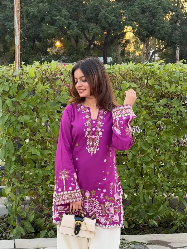 Heer_Heavy_Embroidered_Kurta_Set