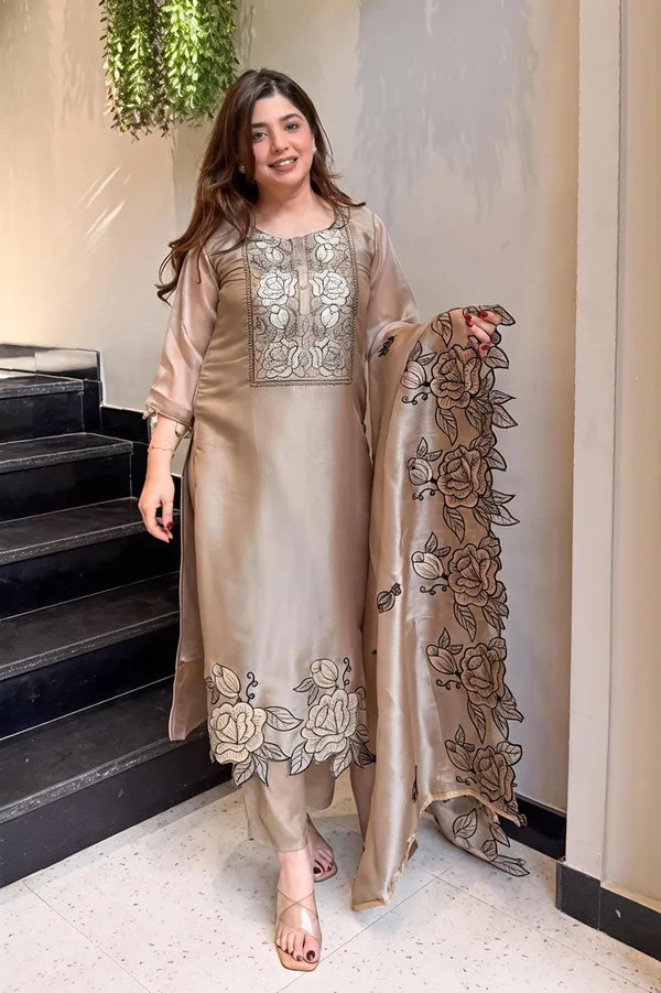 Luxe_Organza_Designer_Kurta_Set