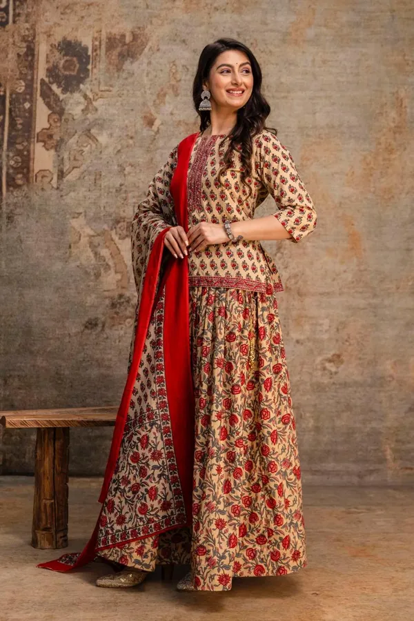 Navratri_Special_Beige_Gopi_Dress