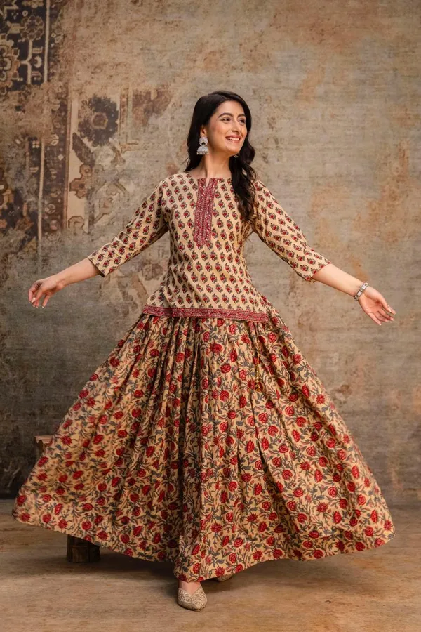 Navratri_Special_Beige_Gopi_Dress