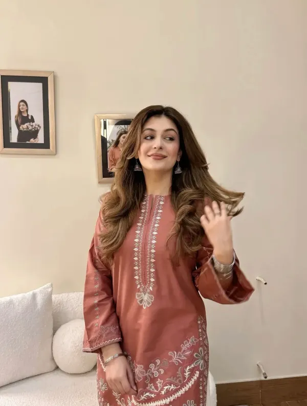 Sadaf's_heavy_embroidered_Kurta_Set