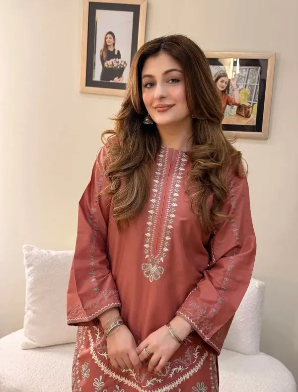 Sadaf's_heavy_embroidered_Kurta_Set