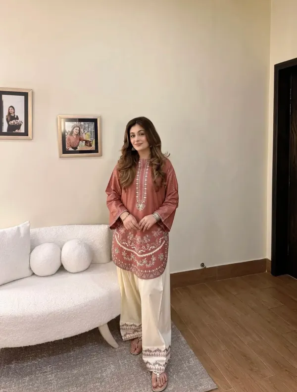 Sadaf's_heavy_embroidered_Kurta_Set