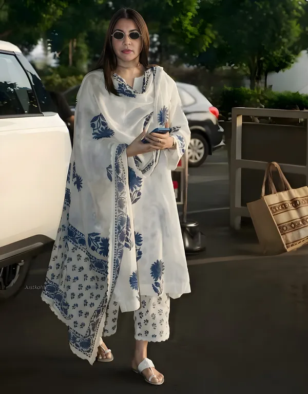 Anushka's_White_Blockprint_Cotton_kurta_Set
