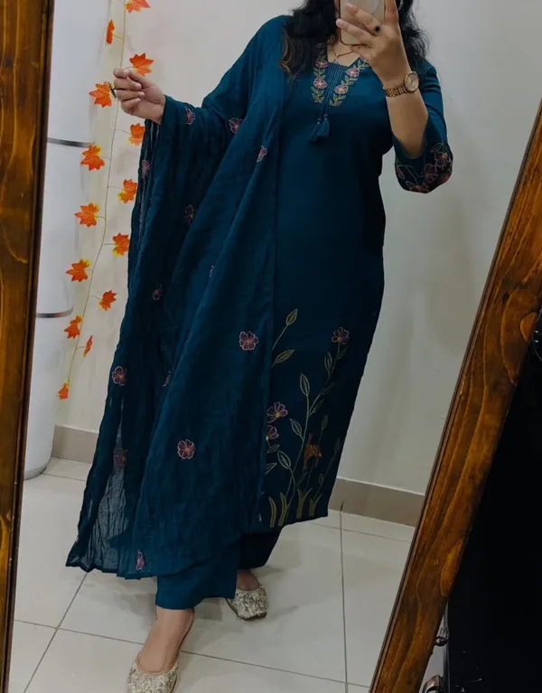 Blue_V-neck_Embroidered_Kurta_Set