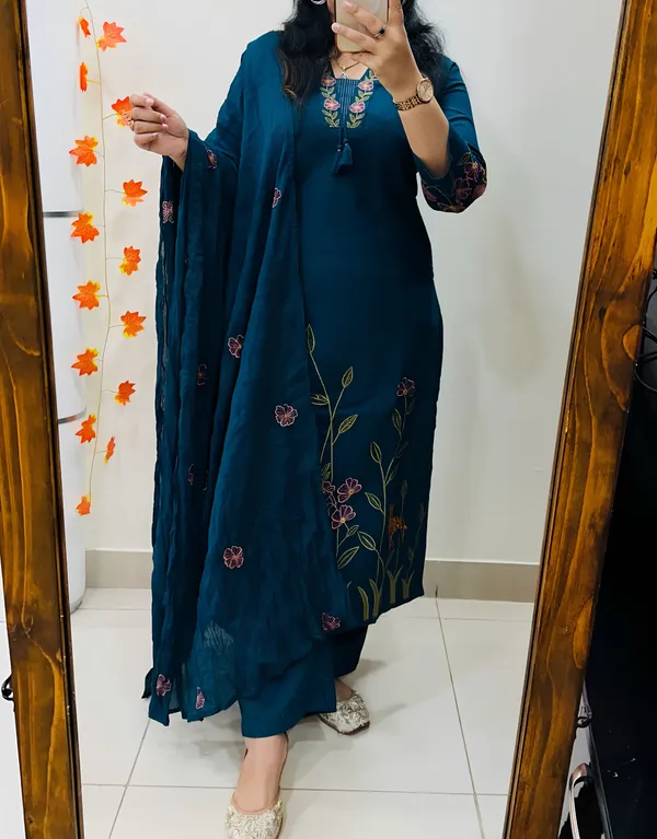 Blue_V-neck_Embroidered_Kurta_Set