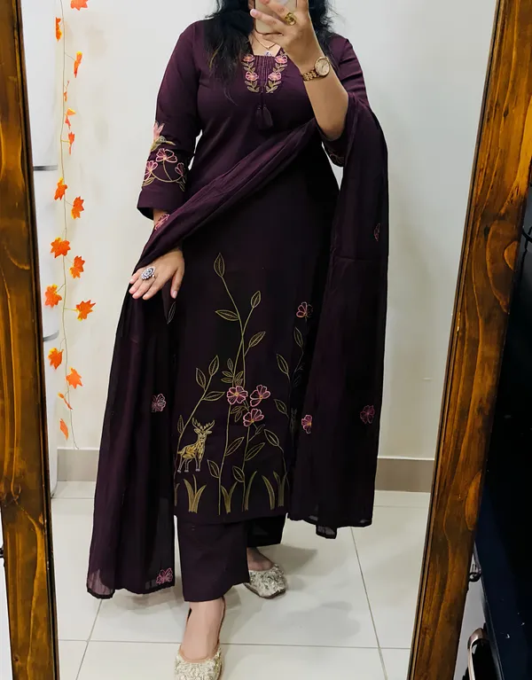 Falsa_v-neck_embroidered_Kurta_set