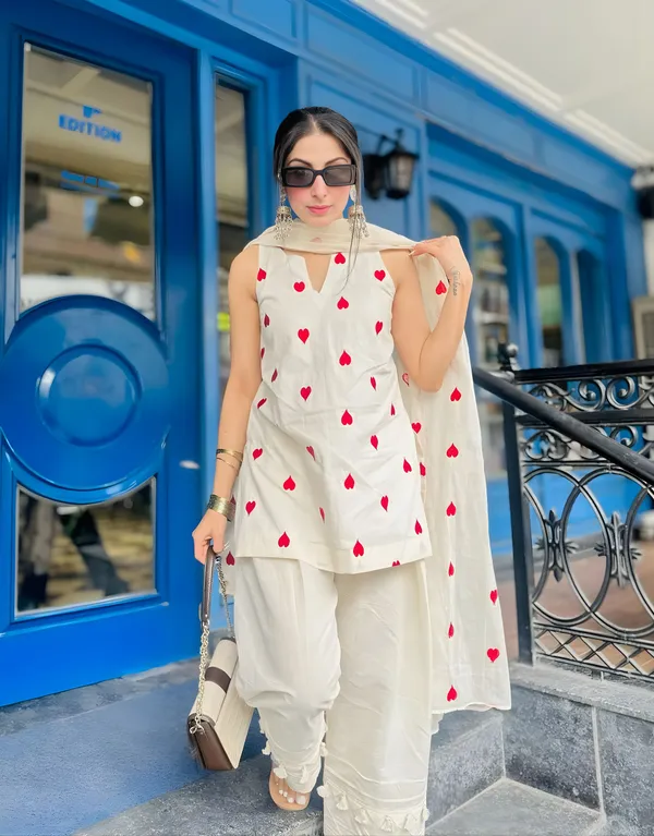 Ivory_Love_Printed_Kurta_Set