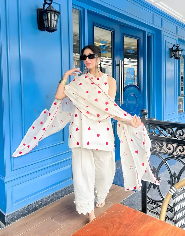 Ivory_Love_Printed_Kurta_Set