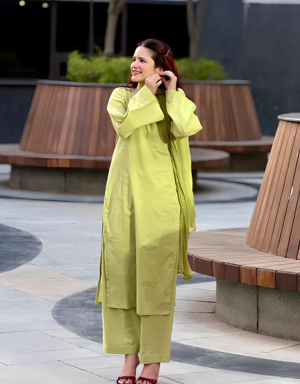 Women’s_Premium_Solid_Olive_Green_3_Pc_Kurta_Pant_&_Dupatta_Set
