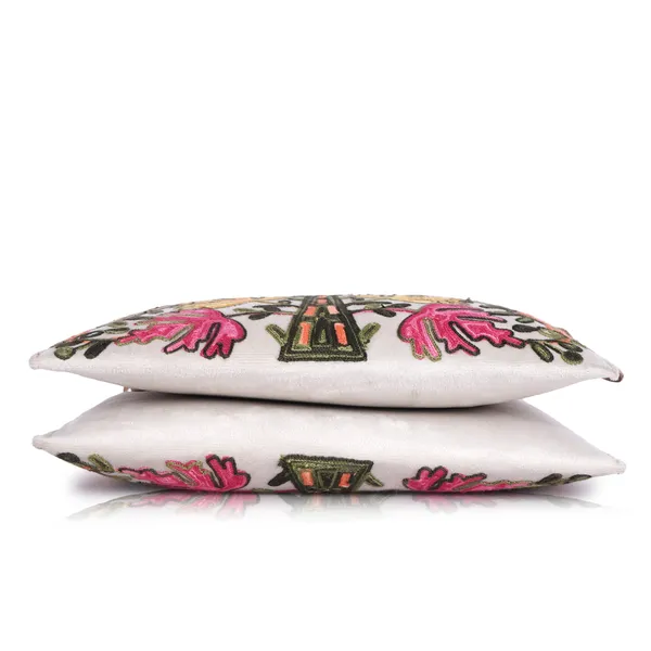 Floral_Embroidered_Shoulder_Bag