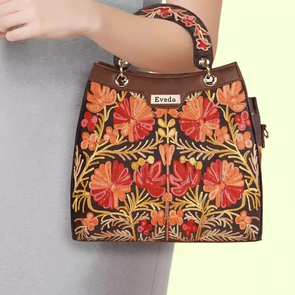Brown_Leather_Gorgeous_Embrodeiry_Stylish_Design_Hobo_Handbag_For_Women