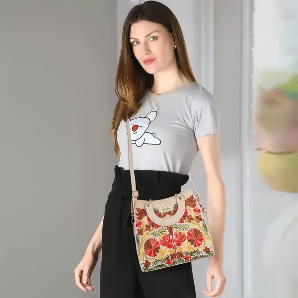 Cream_Leather_Gorgeous_Embrodeiry_Stylish_Design_Hobo_Handbag_For_Women