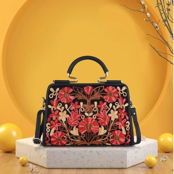 Black_Leather_Stylish_Trendy_Design_Shoulder_Crossbody_Hobo_Handbag_For_Women
