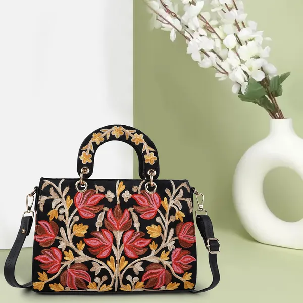 Black_Leather_Gorgeous_Embroidery_Stylish_Design_Shoulder_Crossbody_Hobo_Handbag_For_Women