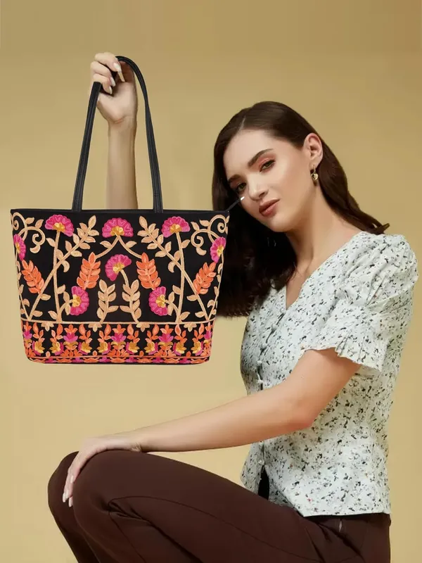 Black_Leather_Gorgeous_Embrodeiry_Stylish_Design_Tote_Hobo_Handbag_For_Women
