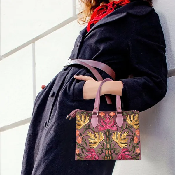 Floral_Embroidered_Shoulder_Bag