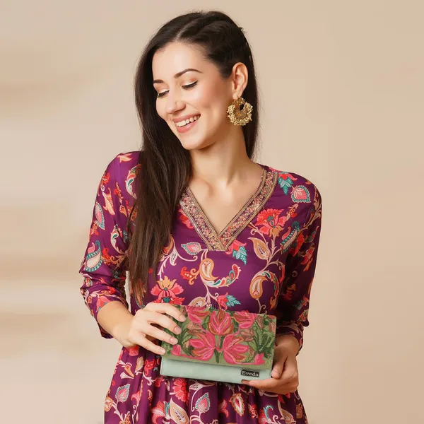 EVEDA_Women_Stylish_Embrodeiry_Clutch