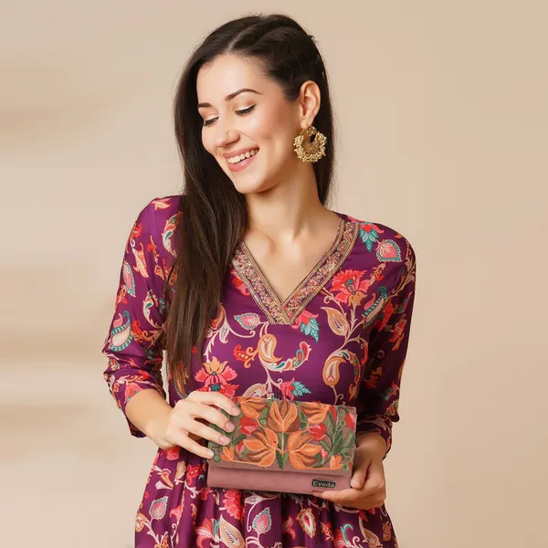EVEDA_Women_Stylish_Embrodeiry_Clutch