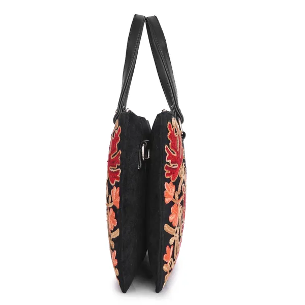 Floral_Embroidered_Shoulder_Bag