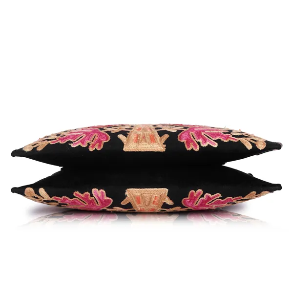 Floral_Embroidered_Shoulder_Bag