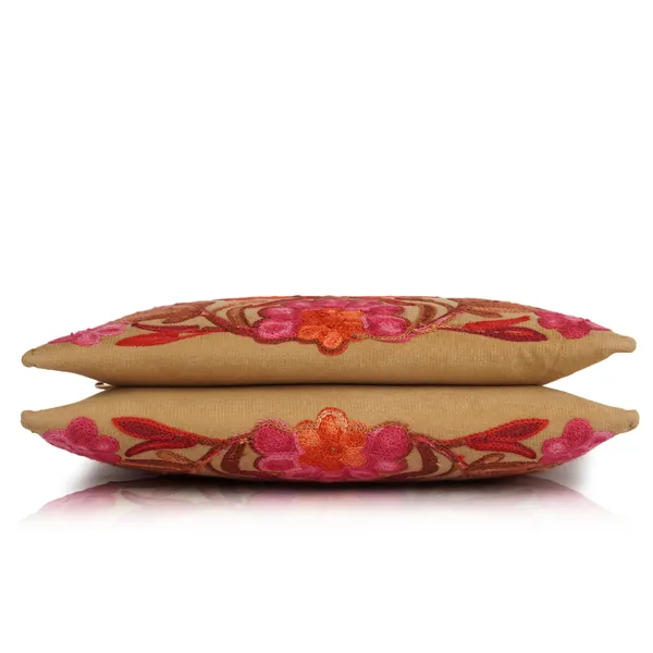 EVEDA_Floral_Embroidered_Handbag