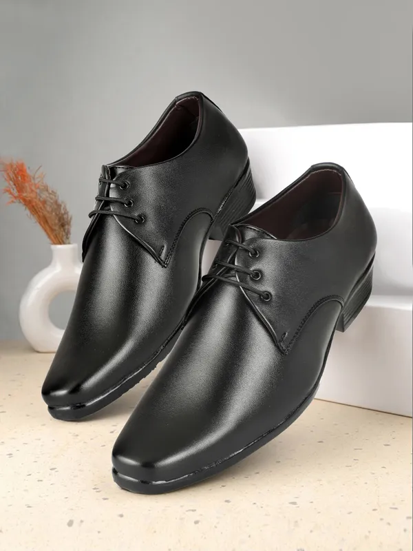 Black_Synthetic_Leather_Airmix_Sole_Shoes_For_Men