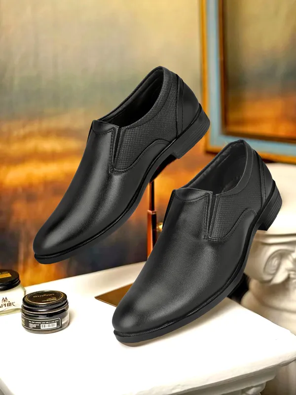 Black_Synthetic_Stylish_Slip-On_For_Men