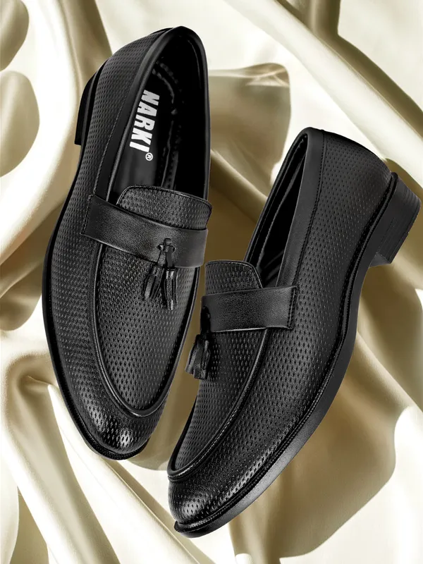Black_Synthetic_Leather_Tassel_Loafers_For_Men