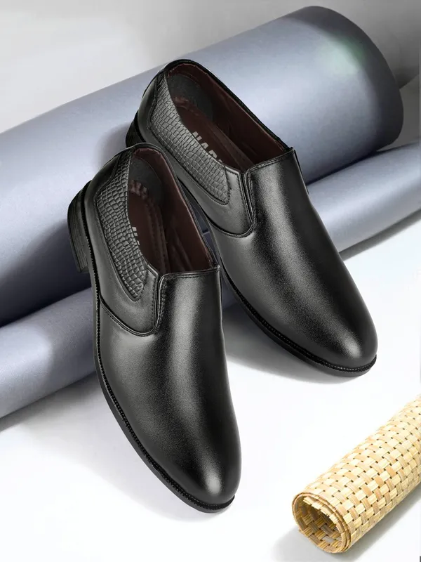 Black_Synthetic_Leather_Airmix_Sole_Shoes_For_Men