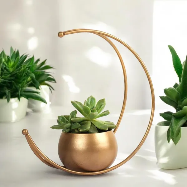 Golden_Geometric_Metal_Flower_Vase_|_Modern_Table_Centerpiece_for_Living_Room_&_Office_Decor