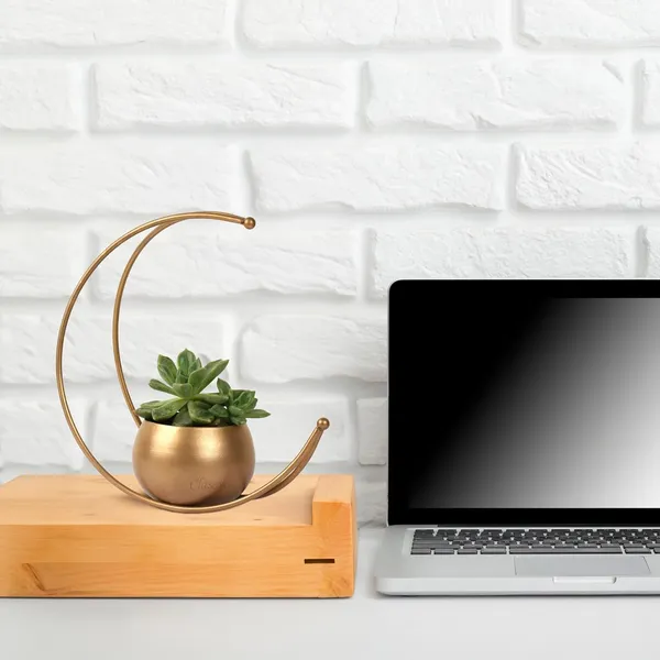 Golden_Geometric_Metal_Flower_Vase_|_Modern_Table_Centerpiece_for_Living_Room_&_Office_Decor