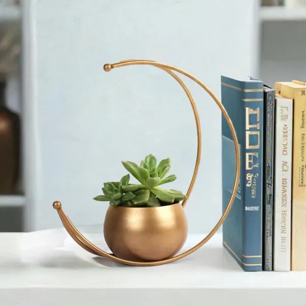 Golden_Geometric_Metal_Flower_Vase_|_Modern_Table_Centerpiece_for_Living_Room_&_Office_Decor