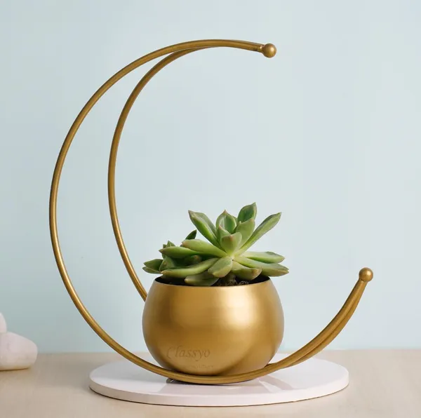 Golden_Geometric_Metal_Flower_Vase_|_Modern_Table_Centerpiece_for_Living_Room_&_Office_Decor