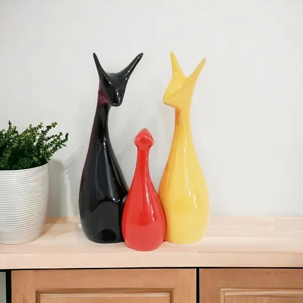 Black,_Yellow_&_Red_Deer_Family_Showpieces
