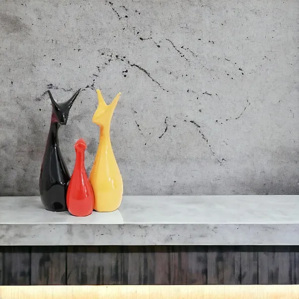 Black,_Yellow_&_Red_Deer_Family_Showpieces