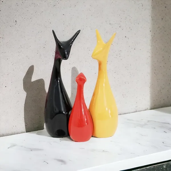 Black,_Yellow_&_Red_Deer_Family_Showpieces