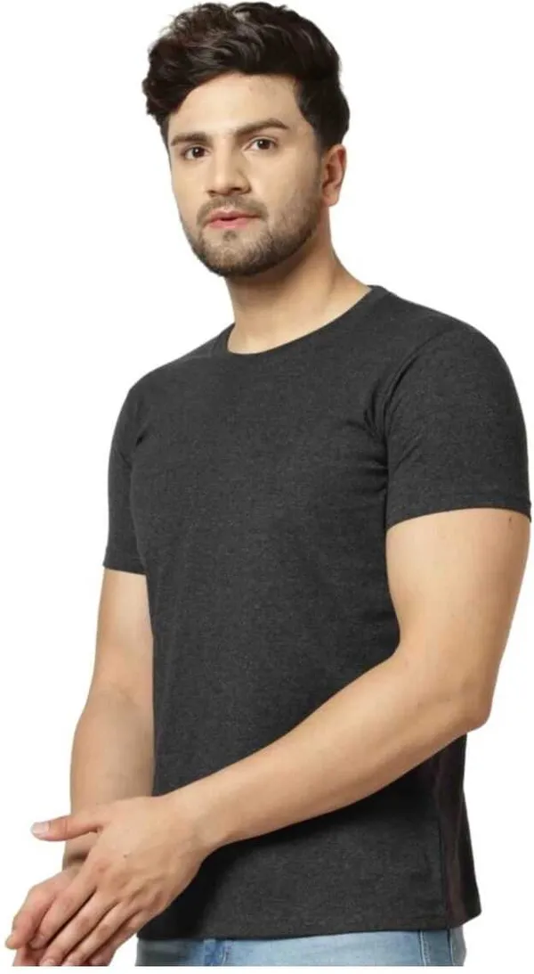Black_Cotton_Blend_Half_Sleeve_Solid_Round_Neck_Regular_T-Shirt_For_Men